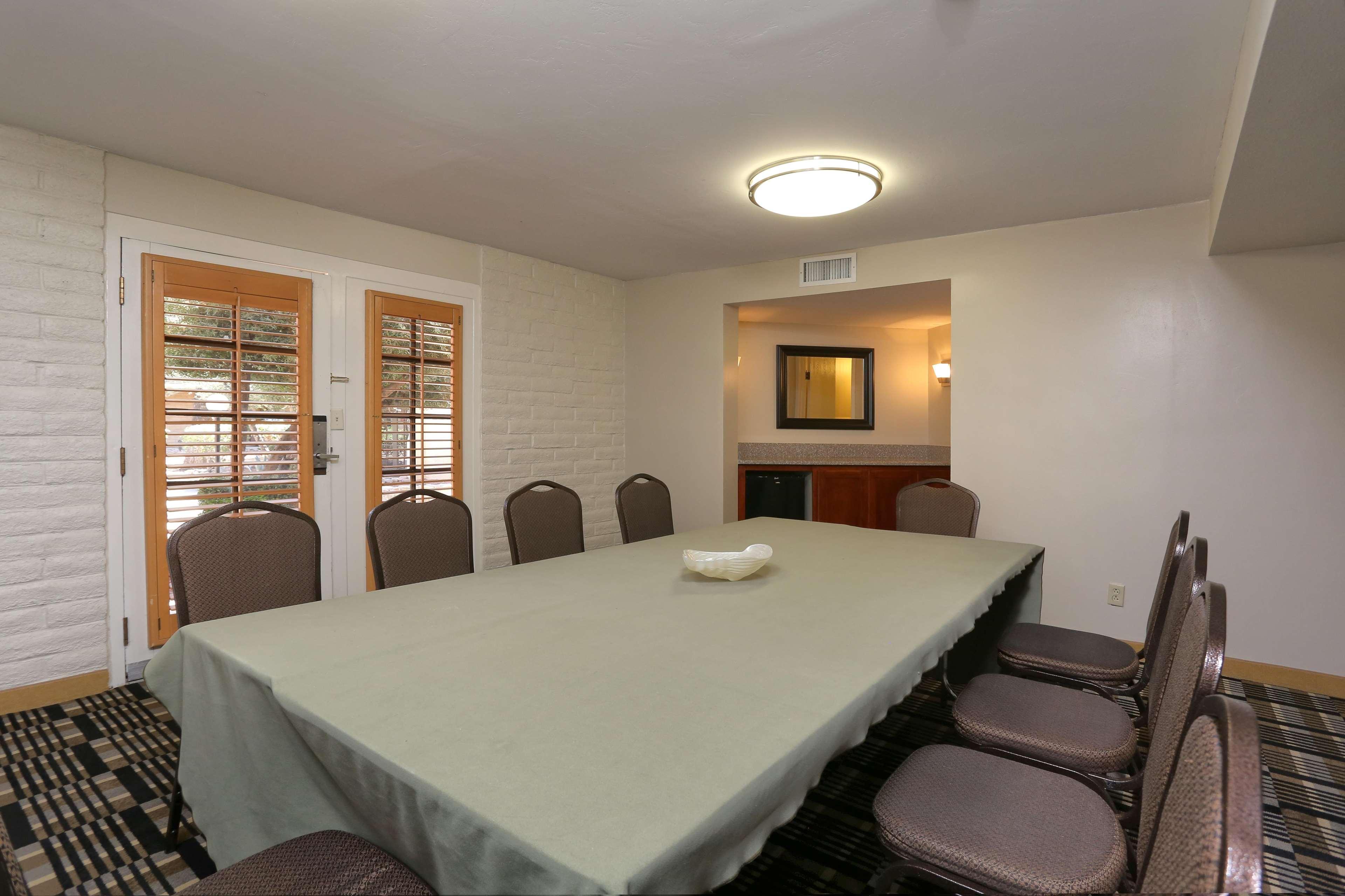 Doubletree Suites By Hilton Tucson Airport Exterior photo