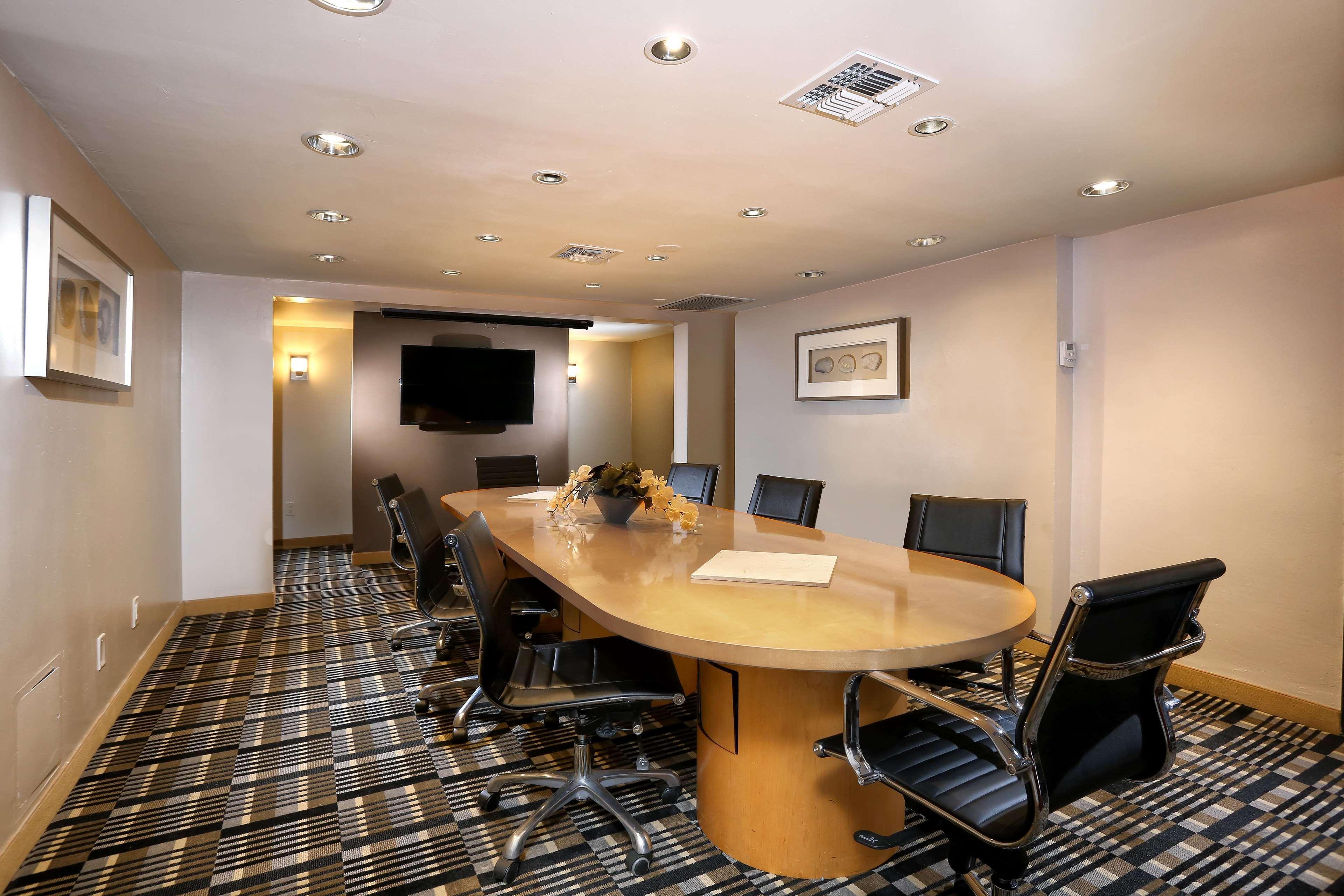 Doubletree Suites By Hilton Tucson Airport Exterior photo