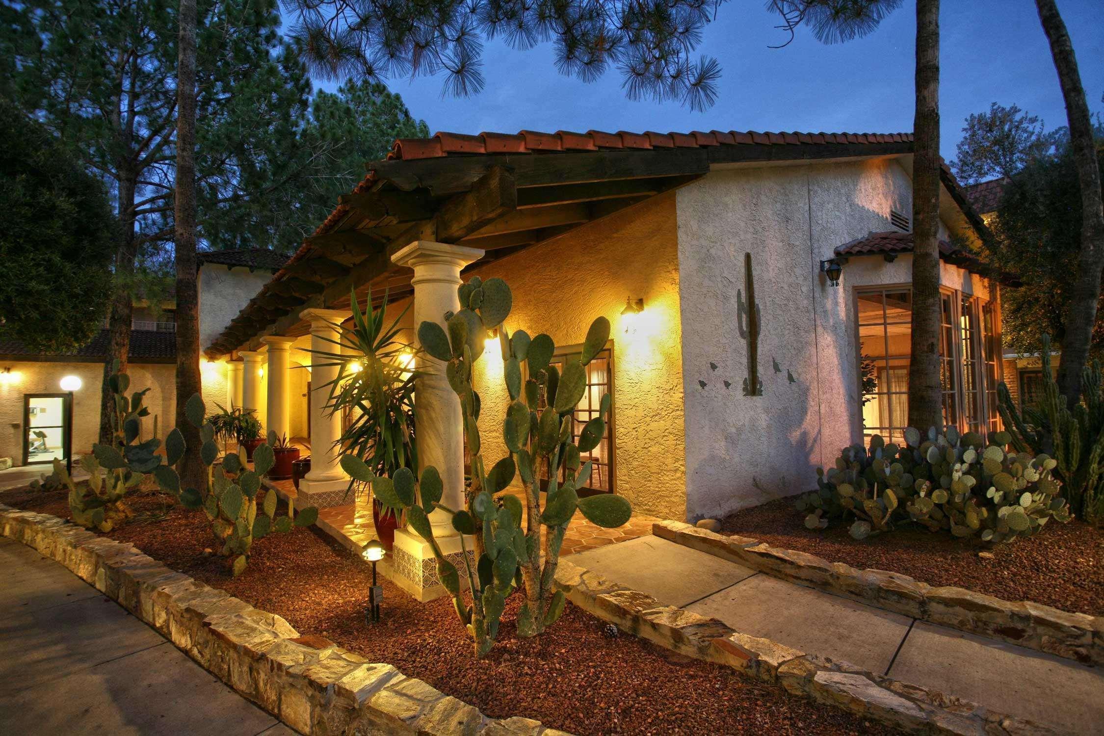 Doubletree Suites By Hilton Tucson Airport Exterior photo