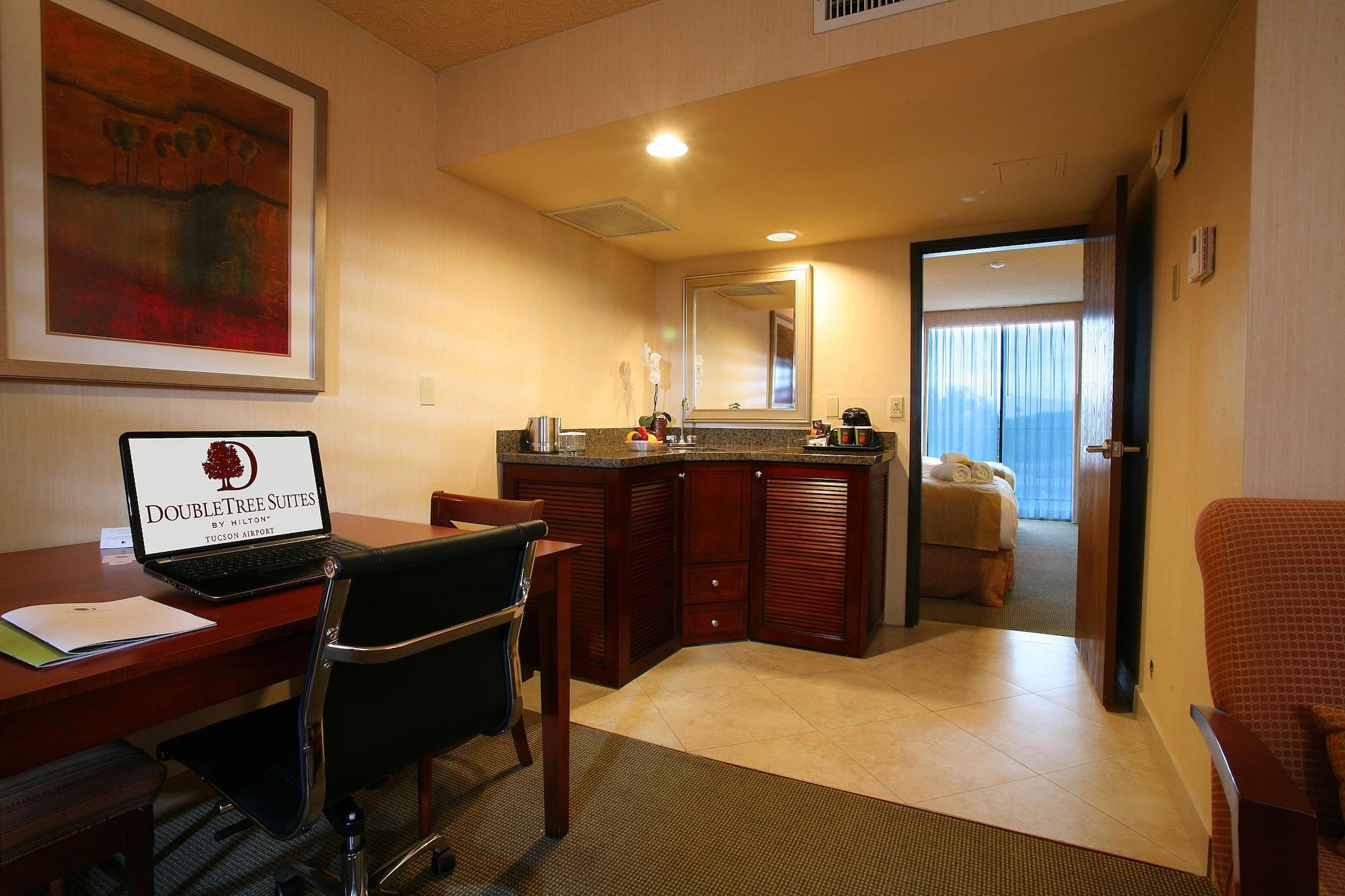 Doubletree Suites By Hilton Tucson Airport Exterior photo