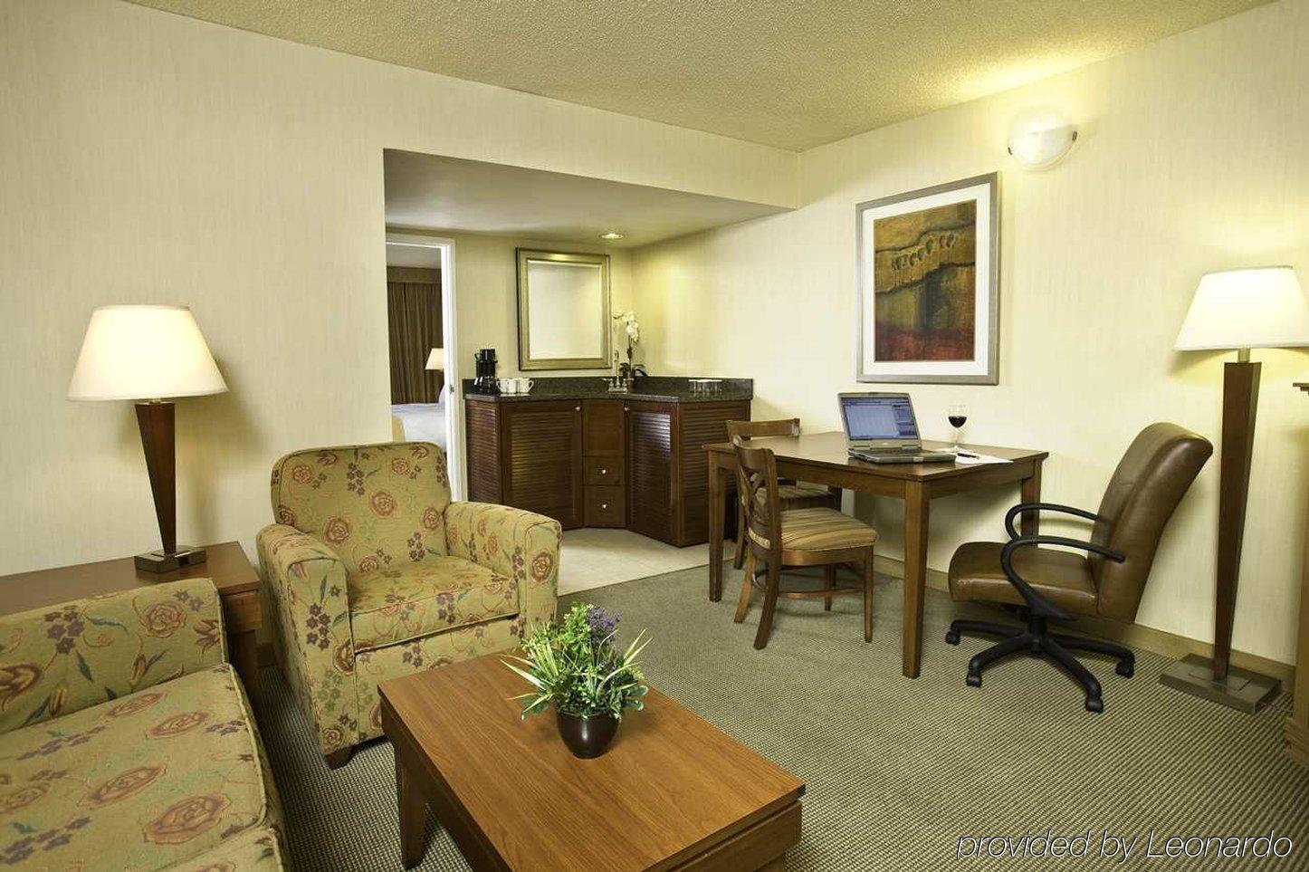 Doubletree Suites By Hilton Tucson Airport Room photo